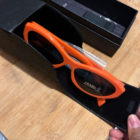 Prada PR 26ZS orange women sunglasses - Picture 5 of 8